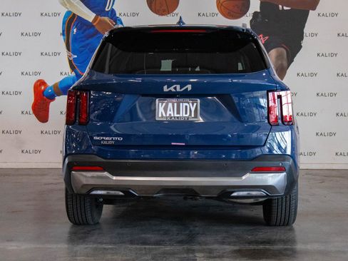 New 2025 Kia Sorento S w/ Panoramic Sunroof Package image 24