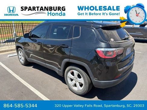 Used 2019 Jeep Compass Latitude FWD image 4