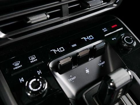 Used 2024 Porsche 911 Carrera image 29