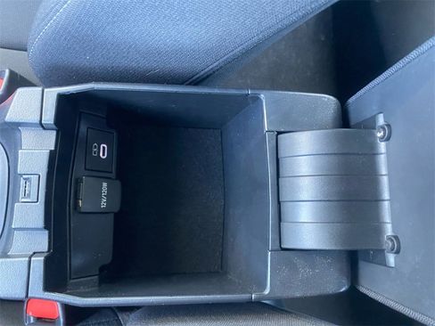 Used 2024 Toyota Corolla LE image 27