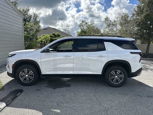 Certified 2026 Chevrolet Traverse LT FWD image 3