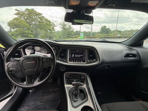 Used 2021 Dodge Challenger SXT RWD image 19