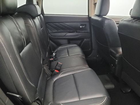 Used 2018 Mitsubishi Outlander GT AWD/4WD image 19