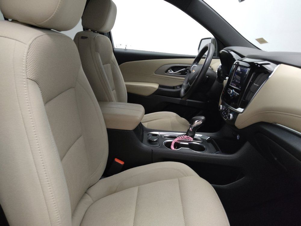 Used 2022 Chevrolet Traverse LS FWD image 21