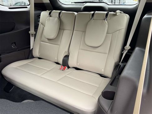 Used 2022 Ford Explorer Platinum w/ Equipment Group 601A image 16