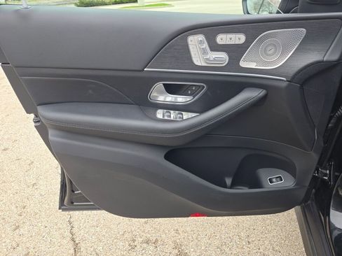 Used 2025 Mercedes-Benz GLS 450 4MATIC image 24