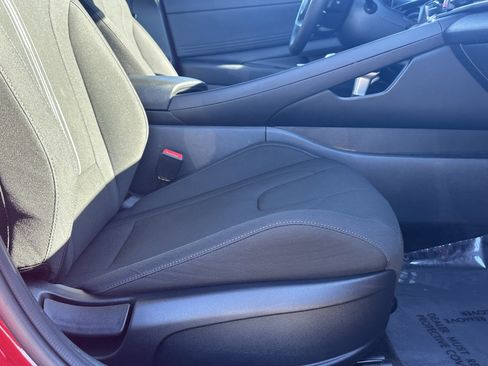Used 2023 Hyundai Elantra SEL w/ Convenience Package image 16