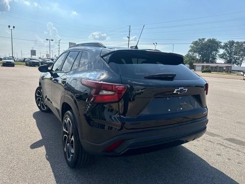 Used 2024 Chevrolet Trax RS w/ Sunroof Package FWD image 23