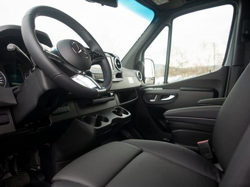 New 2025 Mercedes-Benz Sprinter 2500 image 16