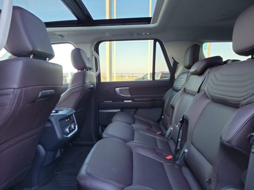 New 2025 Ford Expedition Platinum w/ Platinum Ultimate Package AWD/4WD image 13