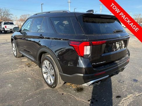 Used 2025 Ford Explorer Platinum w/ Ultimate Package image 3