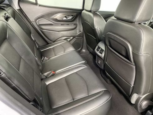 Used 2024 GMC Terrain SLT AWD/4WD image 12