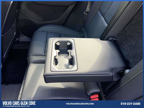 Used 2025 Volvo XC40 B5 Ultra w/ Climate Package image 10