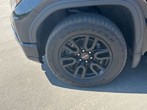 Used 2022 GMC Sierra 1500 Elevation image 11