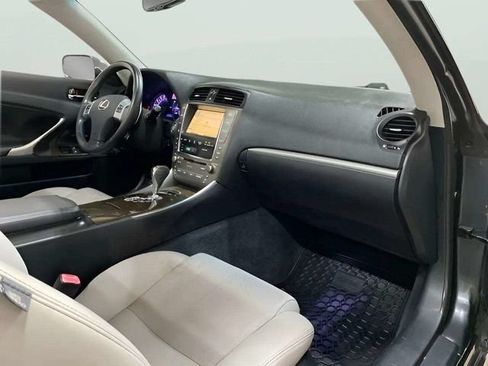 Used 2011 Lexus IS 350C w/ Luxury Pkg RWD image 28