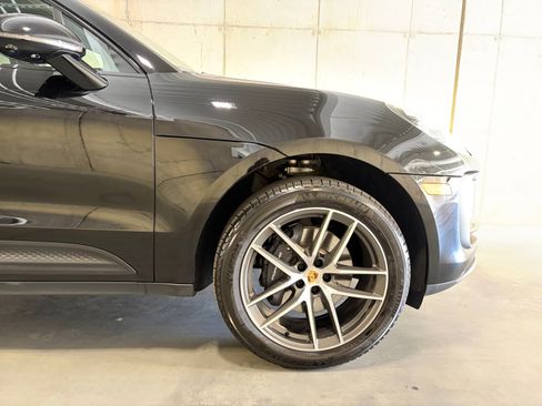 Certified 2026 Porsche Macan AWD/4WD image 11