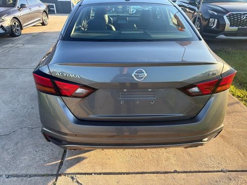 Used 2019 Nissan Altima 2.5 SR w/ SR Premium Package FWD image 12