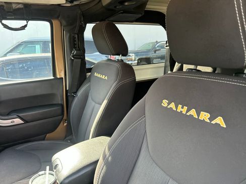 Used 2015 Jeep Wrangler Sahara w/ Dual Top Group AWD/4WD image 11