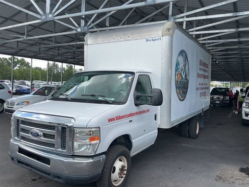 Used 2018 Ford E-350 and Econoline 350 Super Duty RWD image 1