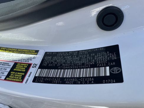 Used 2025 Toyota Camry SE image 9