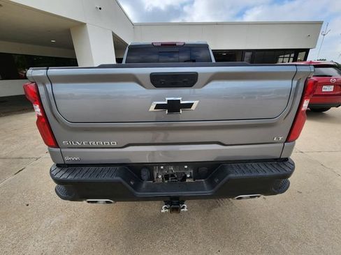 Used 2025 Chevrolet Silverado 1500 LT Trail Boss w/ Convenience Package II AWD/4WD image 5