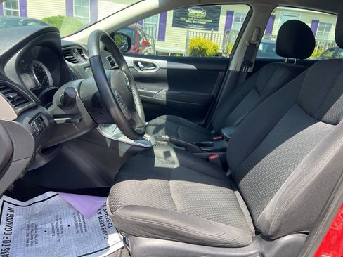 Used 2014 Nissan Sentra SR w/ SR Driver Package FWD image 11