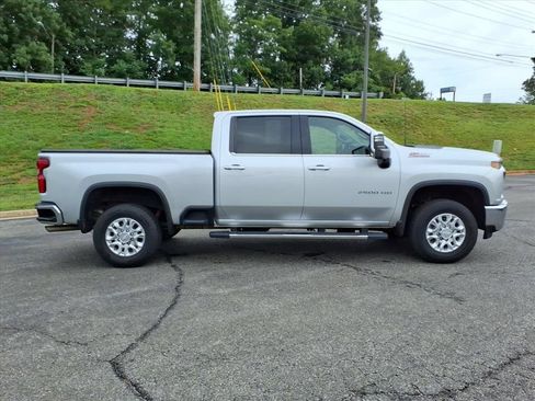 Used 2020 Chevrolet Silverado 2500 LTZ w/ LTZ Convenience Package AWD/4WD image 2