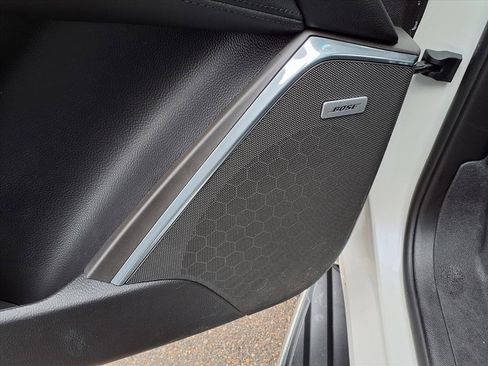 Used 2018 Cadillac Escalade Luxury image 20