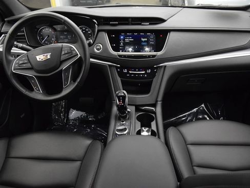 Used 2025 Cadillac XT5 Luxury FWD image 18
