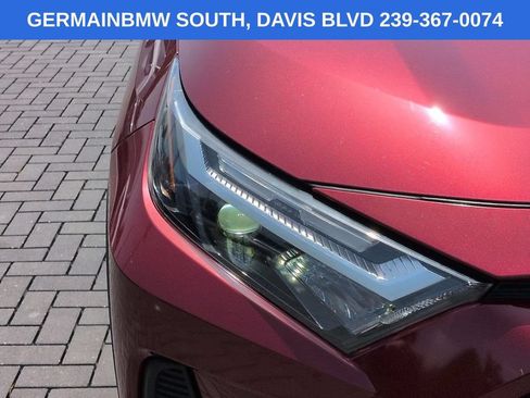 Used 2022 Toyota RAV4 XLE FWD image 11