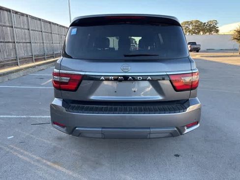Used 2023 Nissan Armada SV image 4