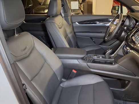 New 2025 Cadillac XT6 Premium Luxury FWD image 6