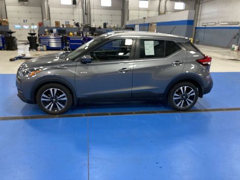 Used 2020 Nissan Kicks SV FWD image 4