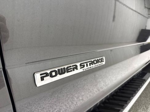 Used 2018 Ford F150 Lariat w/ Equipment Group 502A Luxury AWD/4WD image 6