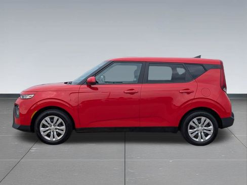 Used 2021 Kia Soul LX FWD image 2