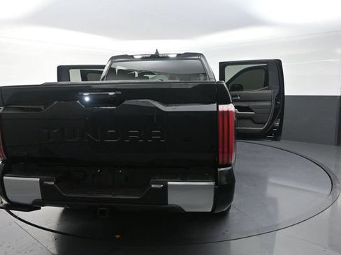 Used 2025 Toyota Tundra Limited AWD/4WD image 35