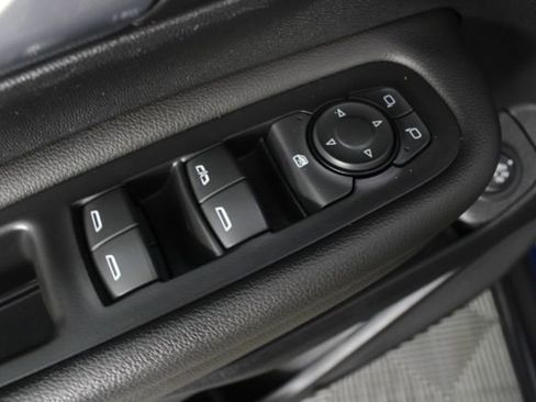 Used 2023 GMC Terrain SLE w/ Driver Convenience Package image 15