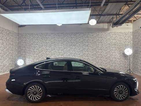 New 2026 Hyundai Sonata Limited FWD image 8