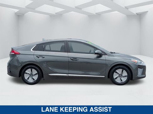 Used 2022 Hyundai Ioniq SE FWD image 4