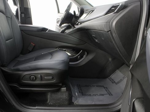 Used 2021 Buick Enclave Essence w/ LPO, Luxury Package image 21