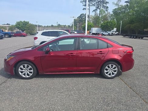 Used 2023 Toyota Corolla LE image 8