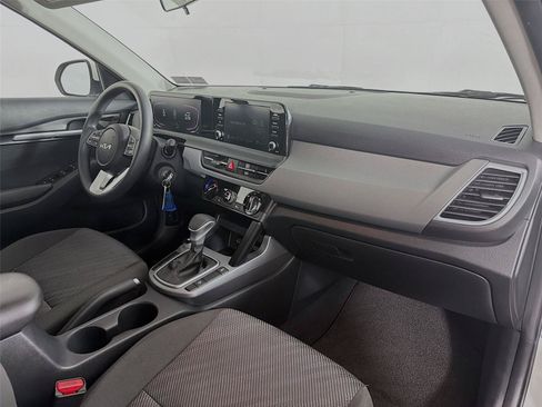 Used 2024 Kia Seltos LX AWD/4WD image 30