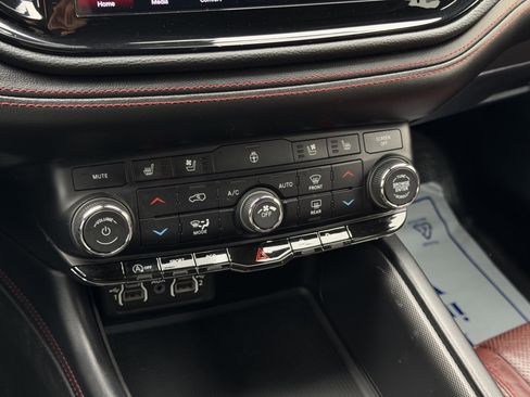 Used 2024 Dodge Durango GT AWD/4WD image 24