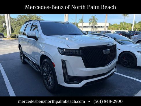 Used 2022 Cadillac Escalade Sport AWD/4WD image 2