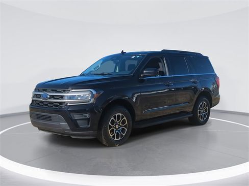 Used 2024 Ford Expedition XLT image 1