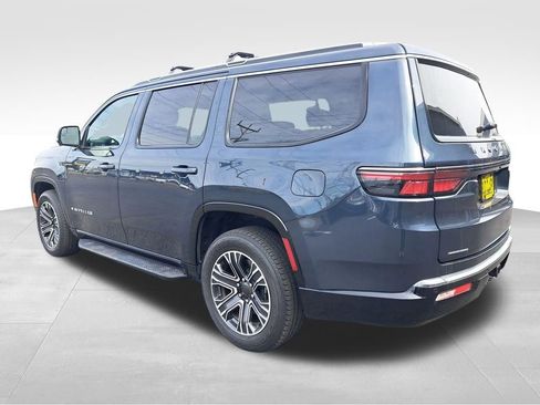 Used 2023 Jeep Wagoneer 4WD w/ Premium Group I image 3