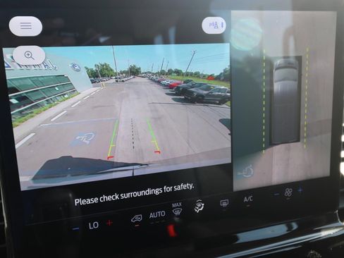 Used 2023 Ford Transit 350 XLT image 26