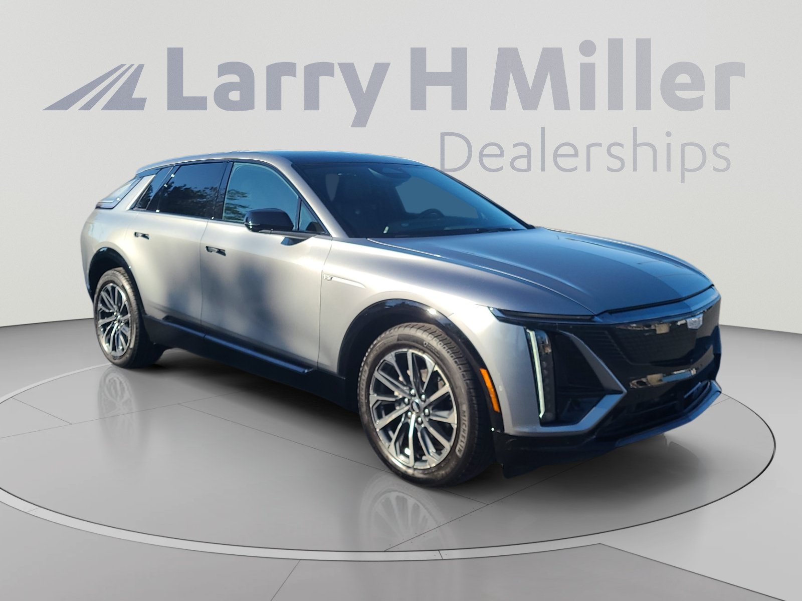 Used 2025 Cadillac Lyriq Sport AWD/4WD image 7