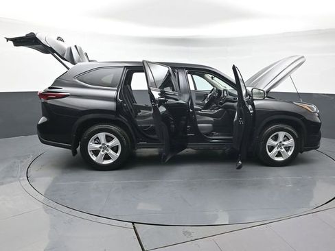 Certified 2025 Toyota Highlander LE image 55