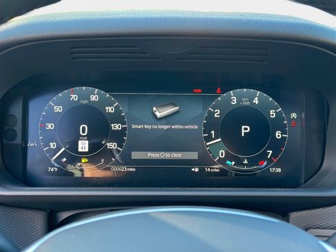 New 2026 Land Rover Discovery Dynamic SE image 22